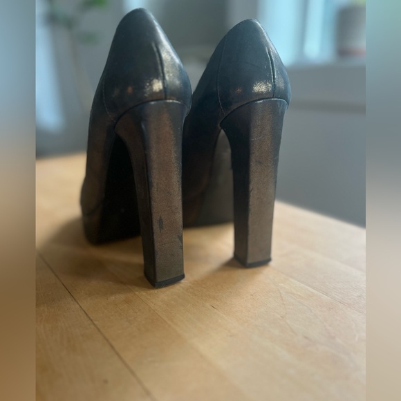 Lanvin Gold Platform Pumps - Picture 7 of 9